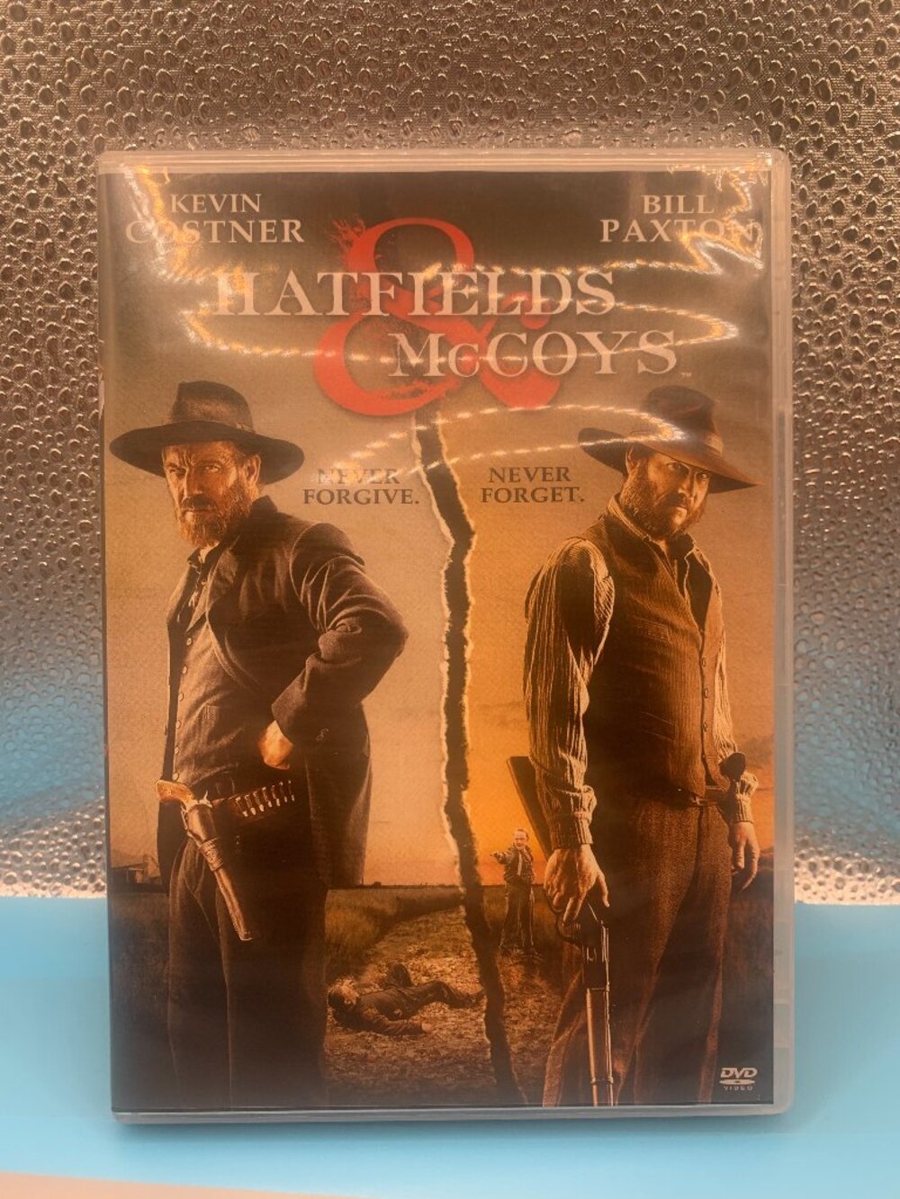 2012 The Hatfields & Mccoys 2 Disc DVD Set ( Bill Paxton, Kevin Costner)